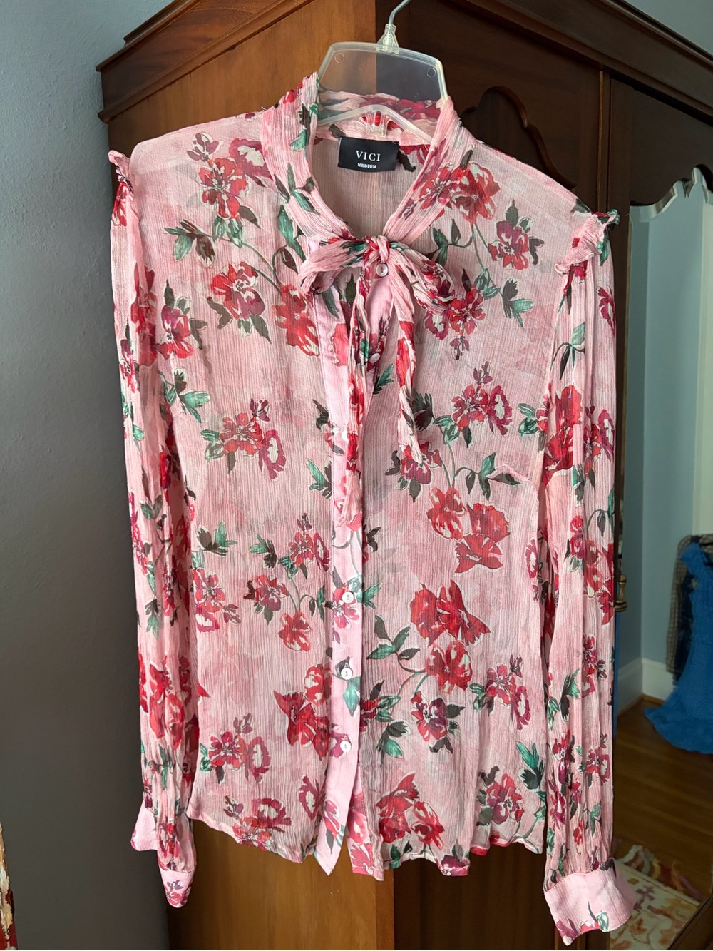 VICI Pink Floral Bow-Tie Button Front Blouse